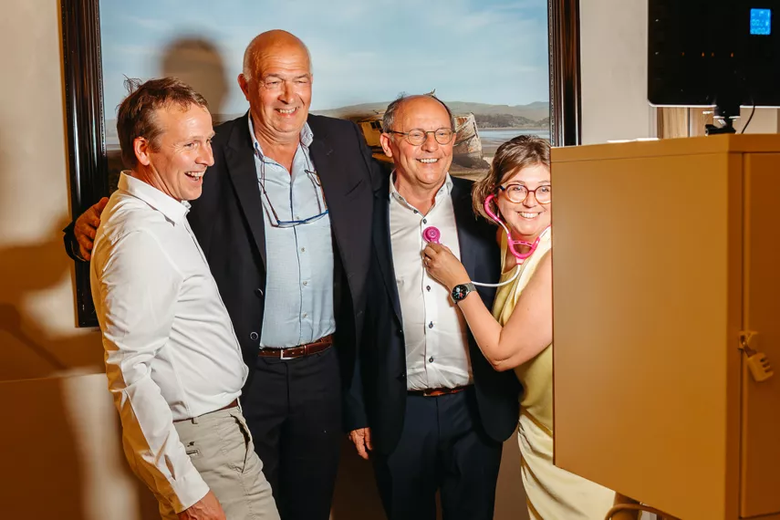 301 -  - Herbeleef het 35-jarig bestaan van de Huisartsenkring
